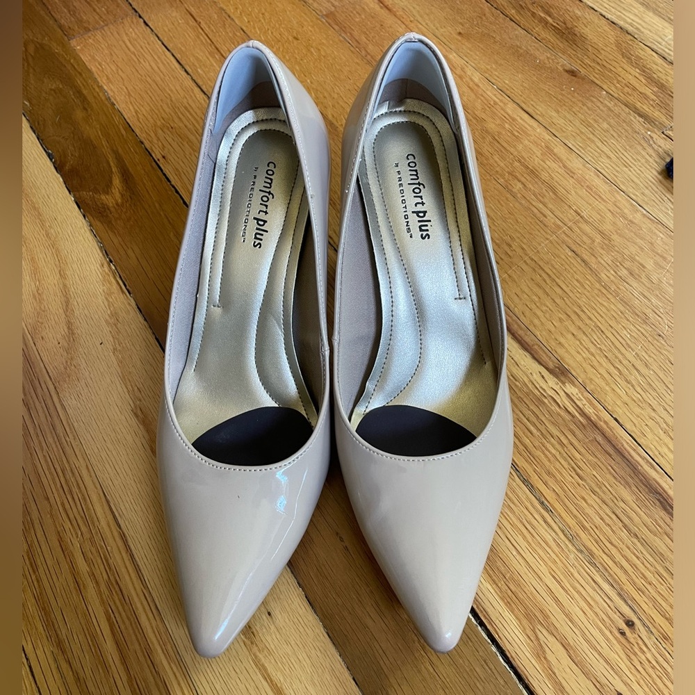 Comfort Plus by Predictions Nude Pointed Toe Heels.